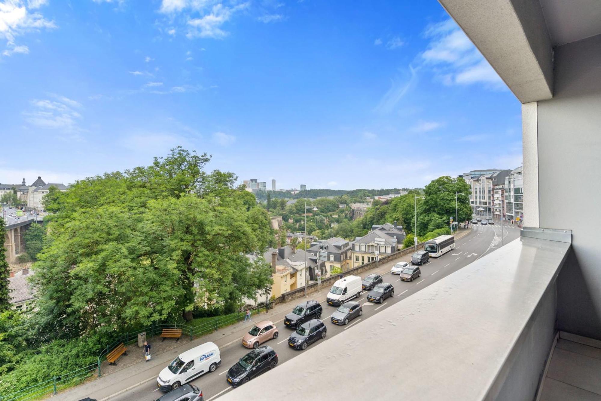 Central Lux 2Br Apt With City Views & Balcony Luxembourg Exterior photo